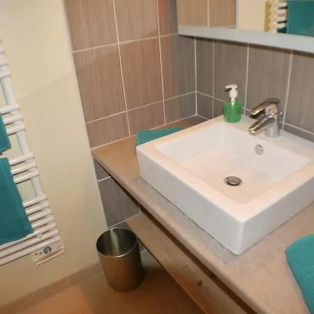 Studio At The Eiffel Tower Apartment *