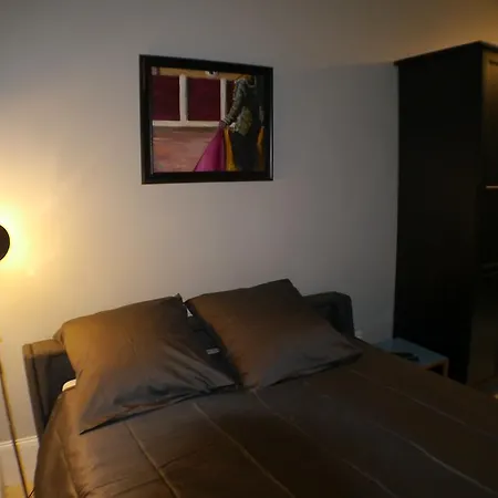 Studio At The Eiffel Tower *