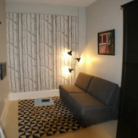 Studio At The Eiffel Tower Apartment Paris